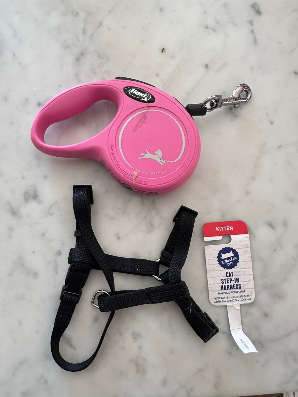 Flexi Pink Retractable Leash with Black Kitten Step-In Harness
